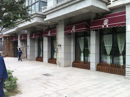 该怎么去挑选适合自身店铺的遮阳蓬呢？