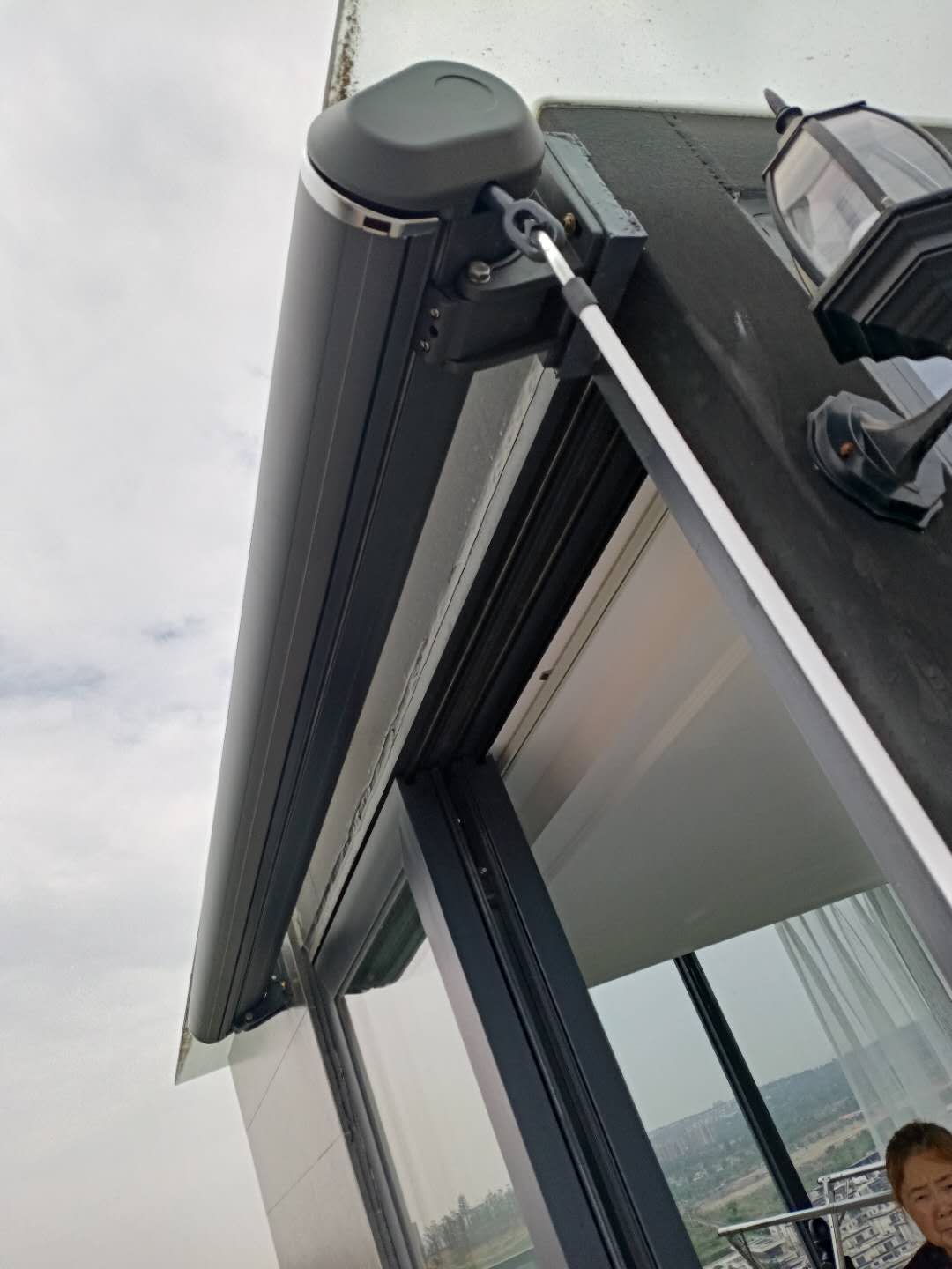 全盒遮阳蓬 - 成都智能电动遮阳雨棚_伸缩遮阳棚天幕厂家定做-四川晴